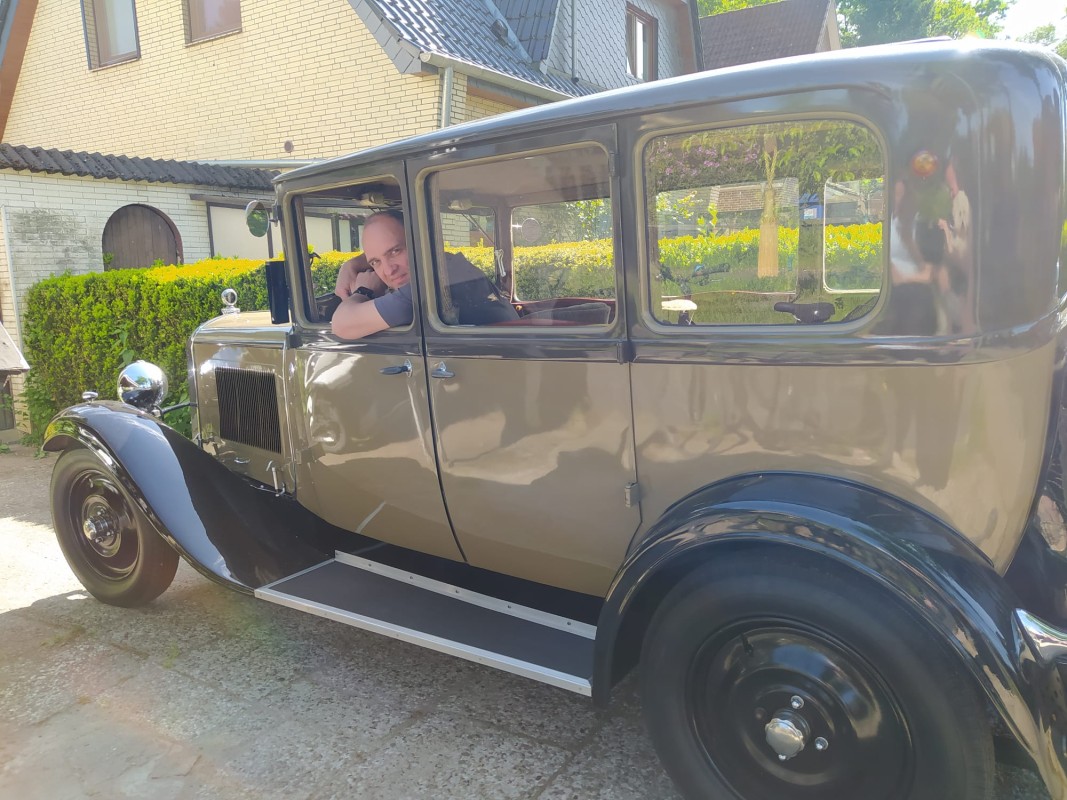 dieser Citrroen könnte ihr Hochzeitsauto sein